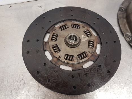 Ford 4600, 3000 4000, 4610 Clutch Pressure Plate 86640475, 86640476, C5nn7563u - Friksion dhe pjesë këmbimi për Traktor: foto 3 Ford 4600, 3000 4000, 4610 Clutch Pressure Plate 86640475, 86640476, C5nn7563u - Friksion dhe pjesë këmbimi për Traktor: foto 3