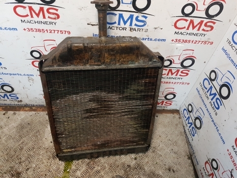 Ford 550, 655, 655a, 555a Radiator E0nn8005ea15l, 83925456 - Radiatori për Fadromë me shkarkim nga prapa: foto 4 Ford 550, 655, 655a, 555a Radiator E0nn8005ea15l, 83925456 - Radiatori për Fadromë me shkarkim nga prapa: foto 4