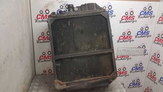 Ford 5640, 6640, 7740 Engine Water Cooling Radiator 82015101, 82010660 - Radiatori për Traktor: foto 3 Ford 5640, 6640, 7740 Engine Water Cooling Radiator 82015101, 82010660 - Radiatori për Traktor: foto 3