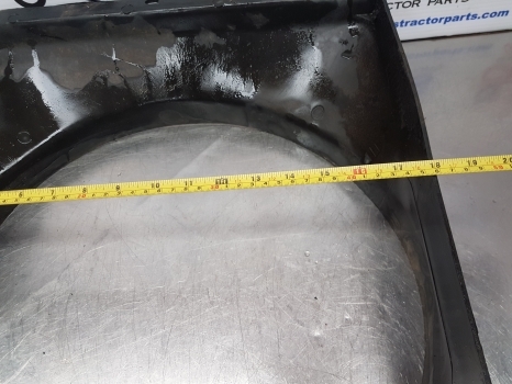 Ford 6710, 7710, 7600, 3600 Radiator Cowling E5nn8146ba, D7nn8146a - Radiatori për Traktor: foto 4 Ford 6710, 7710, 7600, 3600 Radiator Cowling E5nn8146ba, D7nn8146a - Radiatori për Traktor: foto 4