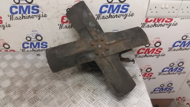 Ford Water Pump With Fan 82845215ds 82845215 87295277 84366457 - Pompë ftohëse për Traktor: foto 3 Ford Water Pump With Fan 82845215ds 82845215 87295277 84366457 - Pompë ftohëse për Traktor: foto 3