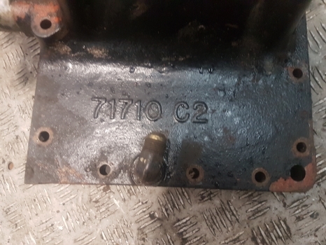 International Case 85, 95 Hydraulic Lift Cover 71710c2, 406003r32, 59098c93 - Sistemi hidraulik për Traktor: foto 5 International Case 85, 95 Hydraulic Lift Cover 71710c2, 406003r32, 59098c93 - Sistemi hidraulik për Traktor: foto 5