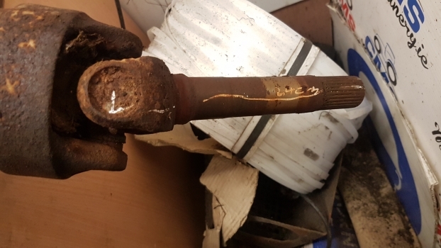 Jcb 3cx Front Axle Drive Shaft Long 1223 Mm 914/23200, 914/38400 - Boshti i transmisionit për Fadromë me shkarkim nga prapa: foto 4 Jcb 3cx Front Axle Drive Shaft Long 1223 Mm 914/23200, 914/38400 - Boshti i transmisionit për Fadromë me shkarkim nga prapa: foto 4