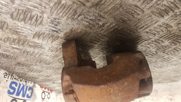 Jcb Fastrac 185-65 Front Axle Brake Calliper 15/920062, 15/920366, 477/58500 - Kalibër frenash për Traktor: foto 2 Jcb Fastrac 185-65 Front Axle Brake Calliper 15/920062, 15/920366, 477/58500 - Kalibër frenash për Traktor: foto 2