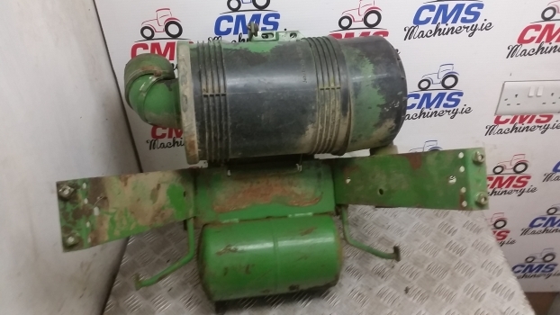 John Deere 3350, 2250 Air Cleaner And Hydraulic Reservoir Al55540, Al66857 - Filtri i ajrit për Traktor: foto 4 John Deere 3350, 2250 Air Cleaner And Hydraulic Reservoir Al55540, Al66857 - Filtri i ajrit për Traktor: foto 4