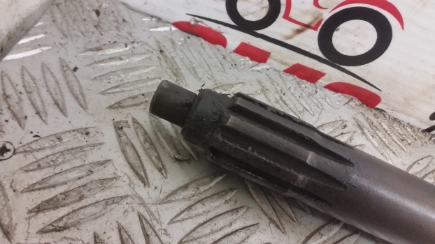 John Deere 40, 50, 41, 51 Series 2140, 2350, 2750, 2351 Clutch Shaft Al30689 - Friksion dhe pjesë këmbimi për Traktor: foto 4 John Deere 40, 50, 41, 51 Series 2140, 2350, 2750, 2351 Clutch Shaft Al30689 - Friksion dhe pjesë këmbimi për Traktor: foto 4