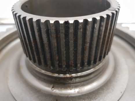 John Deere 40 And 50 Series Four Wheel Drive Clutch Gear 49 Teeth Al67651 - Friksion dhe pjesë këmbimi për Traktor: foto 5 John Deere 40 And 50 Series Four Wheel Drive Clutch Gear 49 Teeth Al67651 - Friksion dhe pjesë këmbimi për Traktor: foto 5