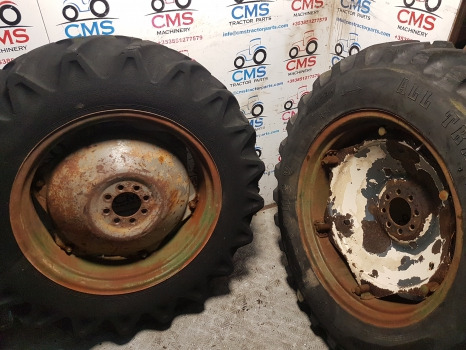 Massey Ferguson 135, 35 David Brown, Ford 2000, 3000 Wheel Pair 12.4-23 - Rrota për Makineri bujqësore: foto 4 Massey Ferguson 135, 35 David Brown, Ford 2000, 3000 Wheel Pair 12.4-23 - Rrota për Makineri bujqësore: foto 4