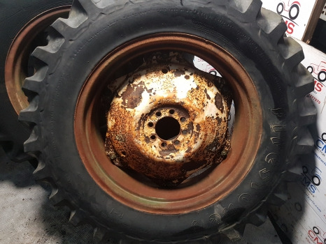 Massey Ferguson 135, 35 David Brown, Ford 2000, 3000 Wheel Pair 12.4-23 - Rrota për Makineri bujqësore: foto 2 Massey Ferguson 135, 35 David Brown, Ford 2000, 3000 Wheel Pair 12.4-23 - Rrota për Makineri bujqësore: foto 2