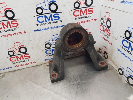 Massey Ferguson 5400, 6400, 3000 Ser 5455 Front Axle Bracket 3712093m11, 3712093 - Pezullimi: foto 1 Massey Ferguson 5400, 6400, 3000 Ser 5455 Front Axle Bracket 3712093m11, 3712093 - Pezullimi: foto 1