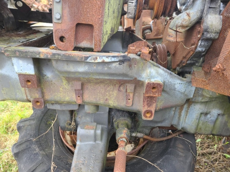 Massey Ferguson 5450 Front Axle Support Frame Bolster - Aksi i përparmë për Makineri bujqësore: foto 1 Massey Ferguson 5450 Front Axle Support Frame Bolster - Aksi i përparmë për Makineri bujqësore: foto 1