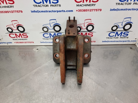 Massey Ferguson 5612, 5400, 5600, 5700, Top Link Bracket 4361776m1, 4361662h01 - Pezullimi: foto 1 Massey Ferguson 5612, 5400, 5600, 5700, Top Link Bracket 4361776m1, 4361662h01 - Pezullimi: foto 1