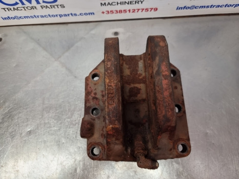 Massey Ferguson 6180, 6170, 3000, 6000 Series, Top Link Bracket 3382015m2 - Pezullimi: foto 3 Massey Ferguson 6180, 6170, 3000, 6000 Series, Top Link Bracket 3382015m2 - Pezullimi: foto 3