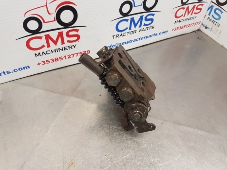Massey Ferguson 675, 399, 372n, 375, 4225, 4255 Hydraulic Valve Assy 1679099m95 - Valvula hidraulike për Traktor: foto 4 Massey Ferguson 675, 399, 372n, 375, 4225, 4255 Hydraulic Valve Assy 1679099m95 - Valvula hidraulike për Traktor: foto 4