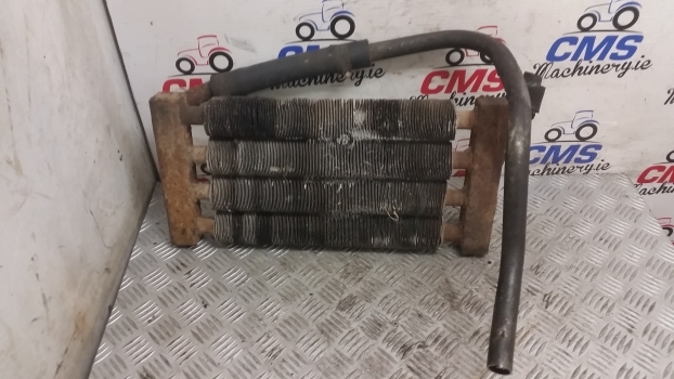 Massey Ferguson Cooler Radiator, Cooler 1462469m91 - Radiatori për Traktor: foto 4 Massey Ferguson Cooler Radiator, Cooler 1462469m91 - Radiatori për Traktor: foto 4