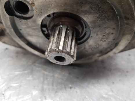 New Holland Case T6000, T7, Maxxum Hydraulic Pump 84164091, 84471387, R902493582 - Pompa hidraulike për Traktor: foto 2 New Holland Case T6000, T7, Maxxum Hydraulic Pump 84164091, 84471387, R902493582 - Pompa hidraulike për Traktor: foto 2