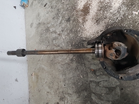 New Holland Case Tm, Mxm, Mxu Ts115a Front Axle Drive Shaft Lhs 5177493, 5191549 - Boshti i transmisionit për Traktor: foto 1 New Holland Case Tm, Mxm, Mxu Ts115a Front Axle Drive Shaft Lhs 5177493, 5191549 - Boshti i transmisionit për Traktor: foto 1