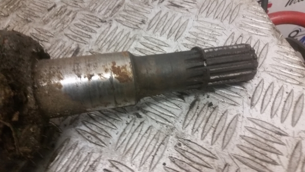 New Holland Ford 35, Ts, L Ts110, Ts115 Front Axle Drive Shaft Right 5166550 - Boshti i transmisionit për Traktor: foto 4 New Holland Ford 35, Ts, L Ts110, Ts115 Front Axle Drive Shaft Right 5166550 - Boshti i transmisionit për Traktor: foto 4