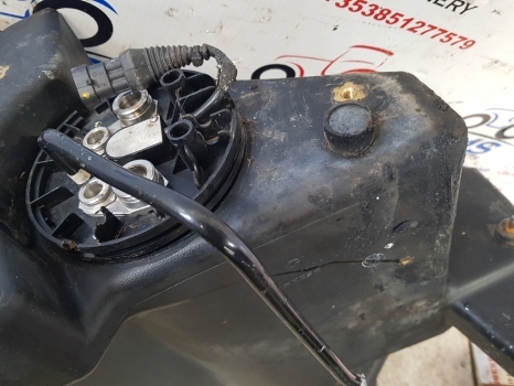 New Holland T6 Steyr Case Maxxum 145 Adblue Tank 47744994, 48049876, 84144089 - Serbatori AdBlue për Traktor: foto 3 New Holland T6 Steyr Case Maxxum 145 Adblue Tank 47744994, 48049876, 84144089 - Serbatori AdBlue për Traktor: foto 3