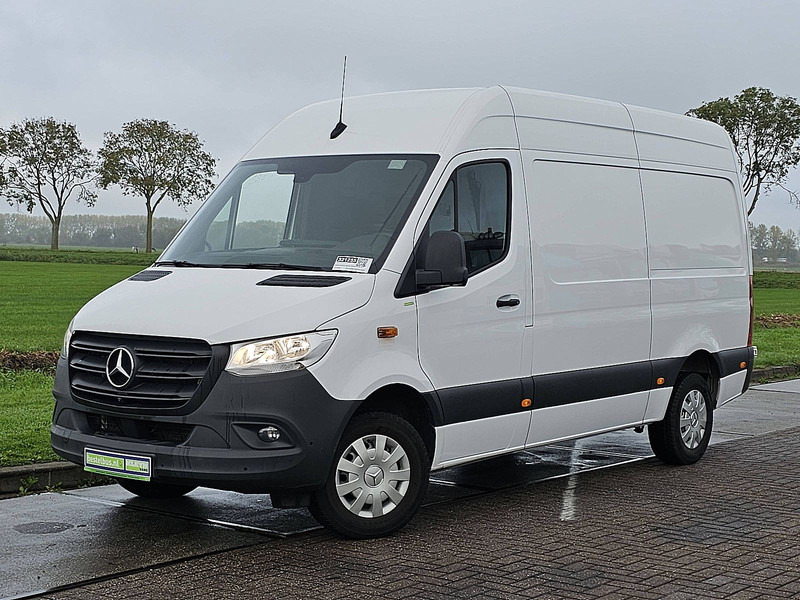 Mercedes-Benz Sprinter 317 L2H2 Navi RWD - Furgon: foto 2 Mercedes-Benz Sprinter 317 L2H2 Navi RWD - Furgon: foto 2