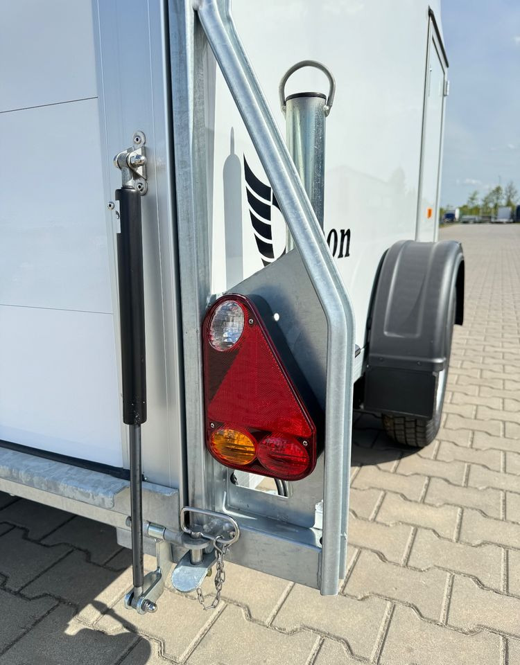 DEBON Debon Cargo 1300 + drzwi boczne | 300 x 150 x 170 cm / 750 - 1300 kg - Rimorkio me vagonetë të mbyllur: foto 5 DEBON Debon Cargo 1300 + drzwi boczne | 300 x 150 x 170 cm / 750 - 1300 kg - Rimorkio me vagonetë të mbyllur: foto 5