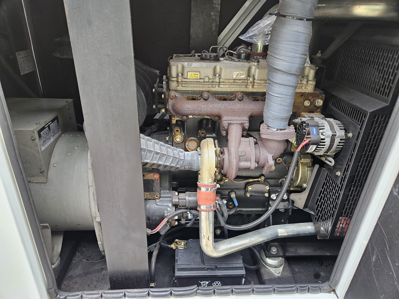 HGI 100KVA PERKINS GENERATOR DIESEL SILENT RENTAL SPECIFICATION HGI 100KVA PERKINS GENERATOR DIESEL SILENT RENTAL SPECIFICATION - Set gjeneratori: foto 3 HGI 100KVA PERKINS GENERATOR DIESEL SILENT RENTAL SPECIFICATION HGI 100KVA PERKINS GENERATOR DIESEL SILENT RENTAL SPECIFICATION - Set gjeneratori: foto 3