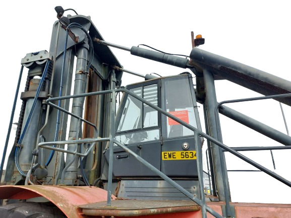 LINDE H420 42000kg DIESEL FORKLIFT LINDE H420 42000kg DIESEL FORKLIFT - Pajisje për trajtimin e materialeve: foto 4 LINDE H420 42000kg DIESEL FORKLIFT LINDE H420 42000kg DIESEL FORKLIFT - Pajisje për trajtimin e materialeve: foto 4