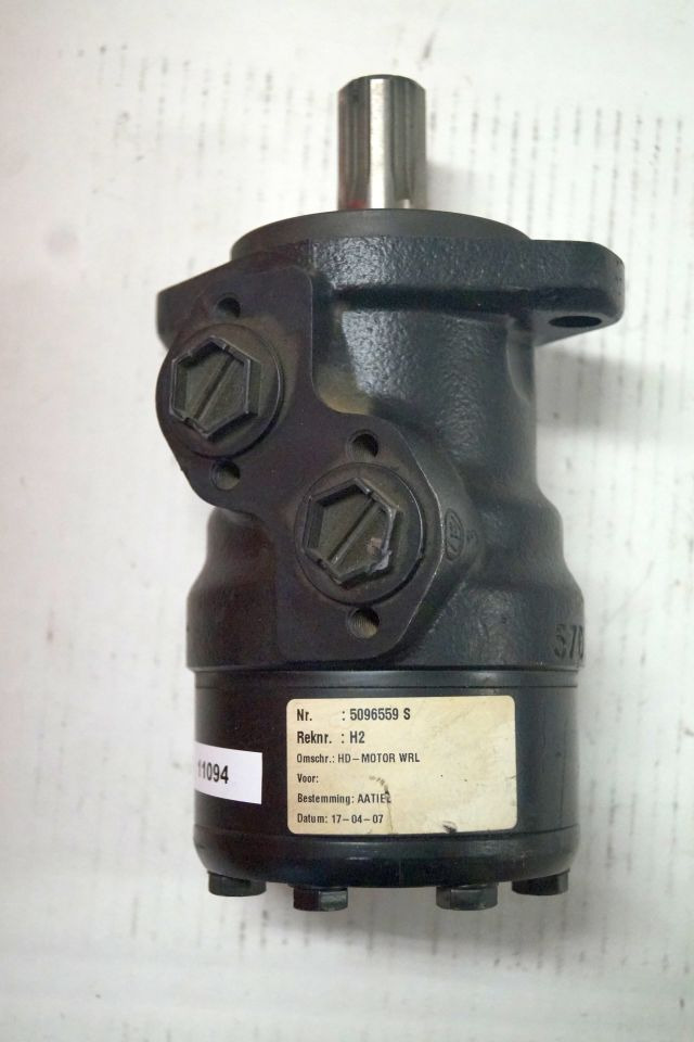 Jungheinrich 26906940 | Stuur motor Steering motor WRL reachtruck till year 2003 - Motori hidraulik për Pajisje për trajtimin e materialeve: foto 1 Jungheinrich 26906940 | Stuur motor Steering motor WRL reachtruck till year 2003 - Motori hidraulik për Pajisje për trajtimin e materialeve: foto 1