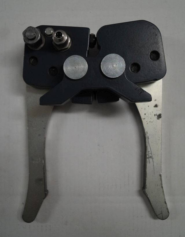 Jungheinrich 51193016 | Hydraulic Clamb from EKS308 year 2014 loading sensor 511 Hydraulic Clamb from EKS308 year 2014 loading sensor 51106010 - Sistemi hidraulik për Pajisje për trajtimin e materialeve: foto 1 Jungheinrich 51193016 | Hydraulic Clamb from EKS308 year 2014 loading sensor 511 Hydraulic Clamb from EKS308 year 2014 loading sensor 51106010 - Sistemi hidraulik për Pajisje për trajtimin e materialeve: foto 1