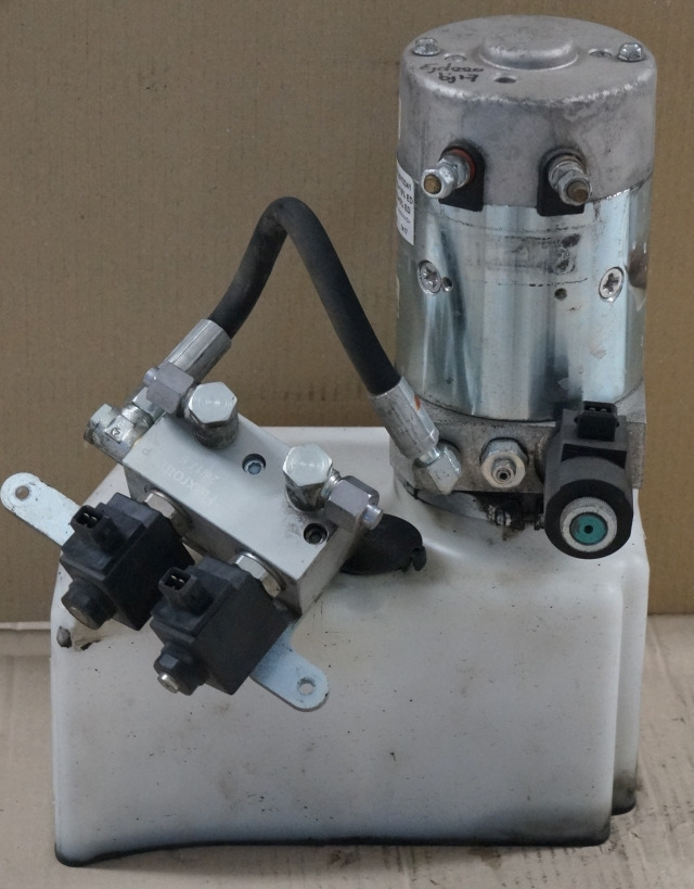 Jungheinrich 51417583 | Pumpmotor with tank and valve block 24V 2,2KW code R9320 Pumpmotor with tank and valve block 24V 2,2KW code R932010341 for EJD220 year 2016 - Pompa hidraulike për Pajisje për trajtimin e materialeve: foto 1 Jungheinrich 51417583 | Pumpmotor with tank and valve block 24V 2,2KW code R9320 Pumpmotor with tank and valve block 24V 2,2KW code R932010341 for EJD220 year 2016 - Pompa hidraulike për Pajisje për trajtimin e materialeve: foto 1