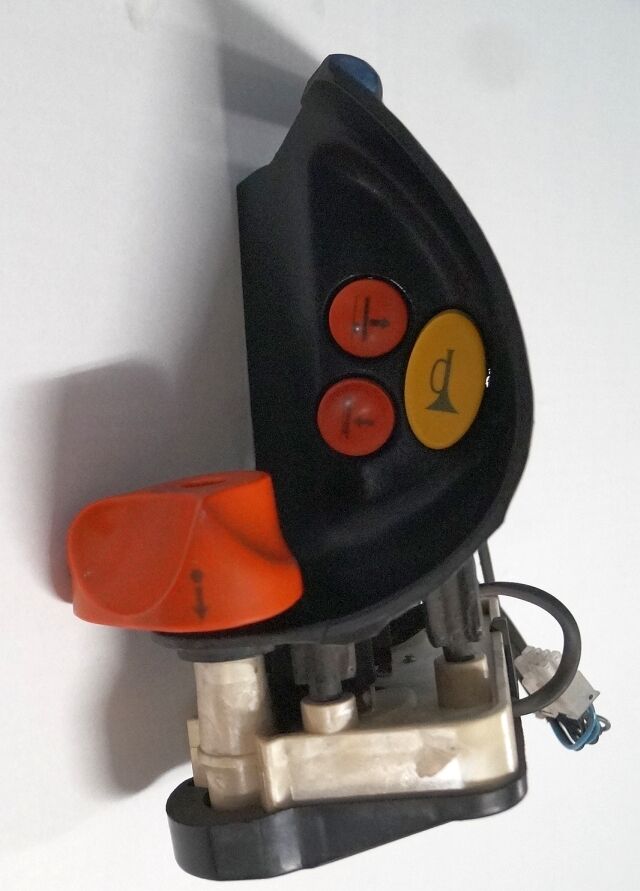 Linde 1443605100 | Rijschakelaar Control handle Control module - Sistemi elektrik për Pajisje për trajtimin e materialeve: foto 1 Linde 1443605100 | Rijschakelaar Control handle Control module - Sistemi elektrik për Pajisje për trajtimin e materialeve: foto 1