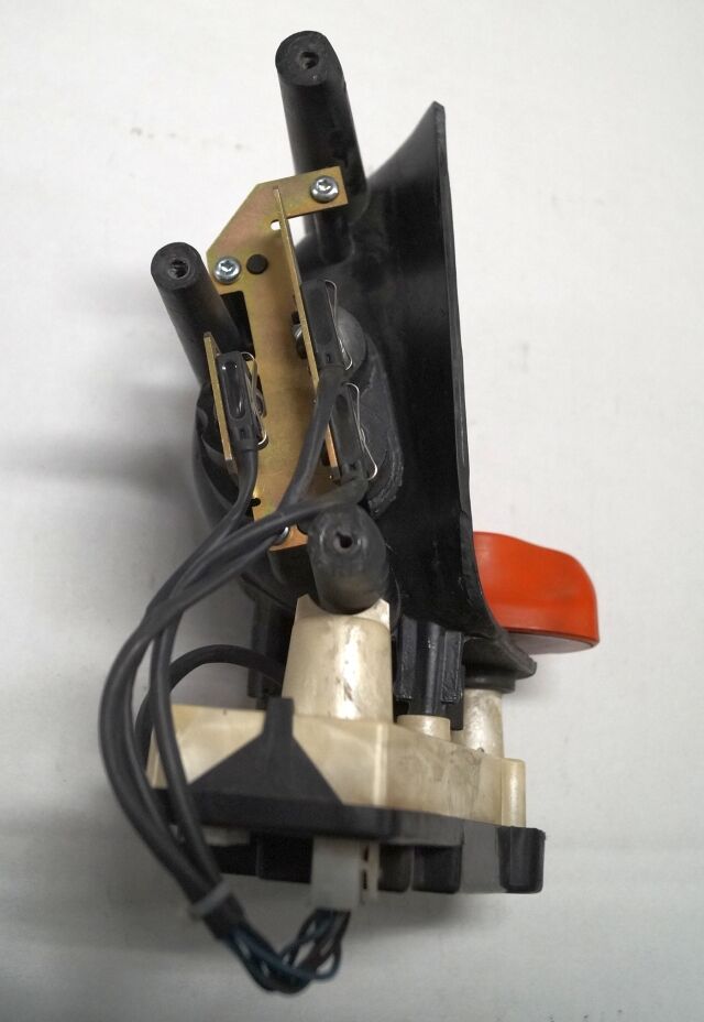 Linde 1443605100 | Rijschakelaar Control handle Control module - Sistemi elektrik për Pajisje për trajtimin e materialeve: foto 3 Linde 1443605100 | Rijschakelaar Control handle Control module - Sistemi elektrik për Pajisje për trajtimin e materialeve: foto 3