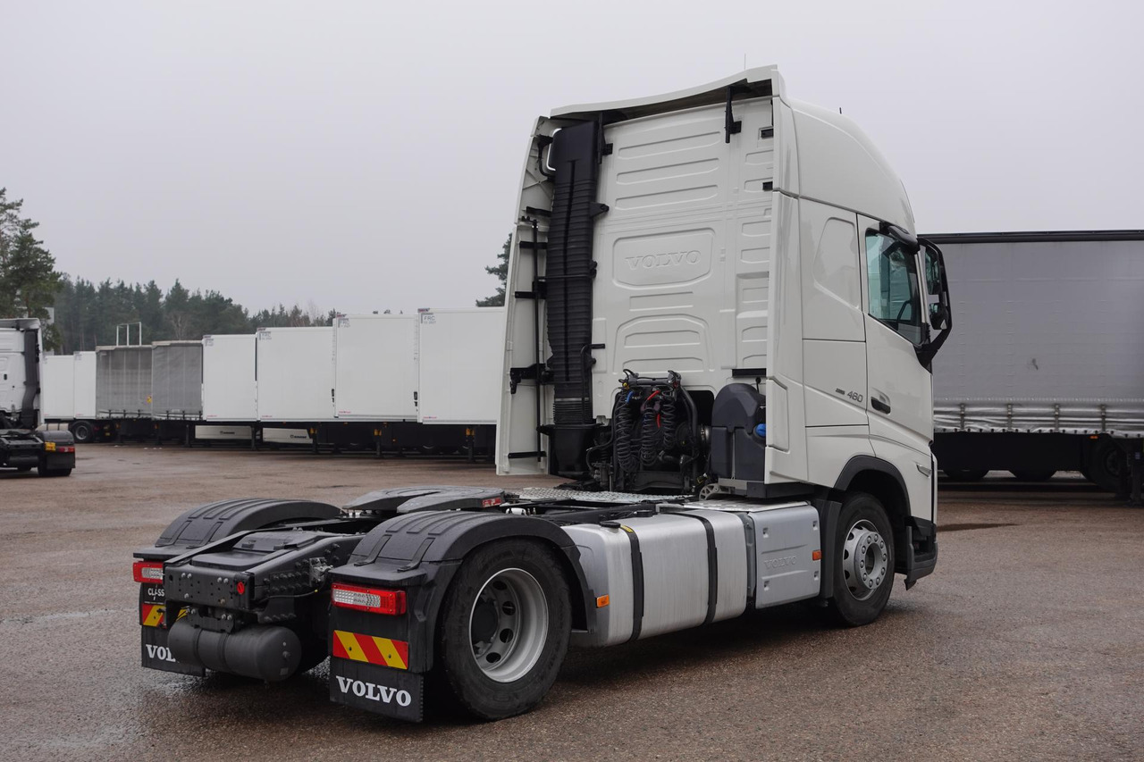 Volvo FH 460 Globetrotter XL i-Save I-ParkCool - Gjysmë-kamion: foto 4 Volvo FH 460 Globetrotter XL i-Save I-ParkCool - Gjysmë-kamion: foto 4