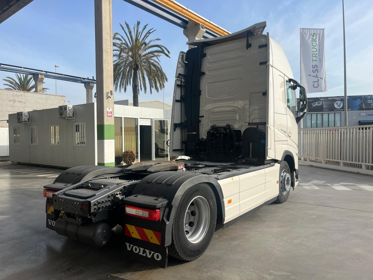Volvo FH 460 Globetrotter XL i-Save I-ParkCool - Gjysmë-kamion: foto 4 Volvo FH 460 Globetrotter XL i-Save I-ParkCool - Gjysmë-kamion: foto 4