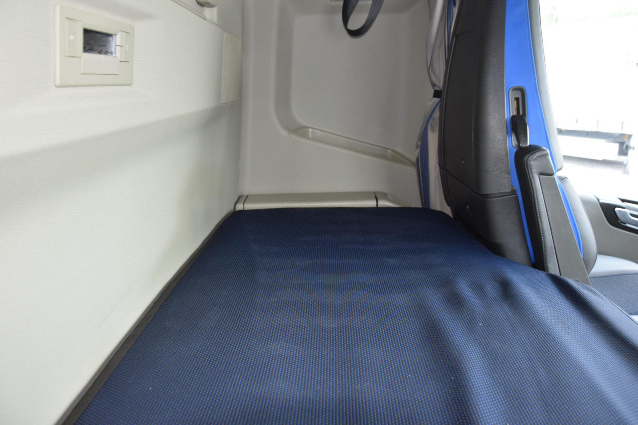 Gjysmë-kamion Volvo FH 460 Globetrotter XL i-Save: foto 12