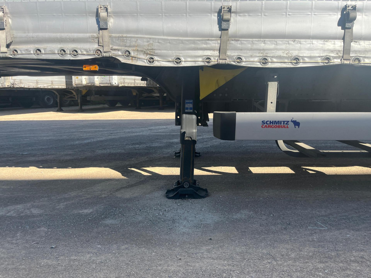 Schmitz Cargobull SCS24/L Varios - Gjysmë rimorkio me tendë: foto 3 Schmitz Cargobull SCS24/L Varios - Gjysmë rimorkio me tendë: foto 3