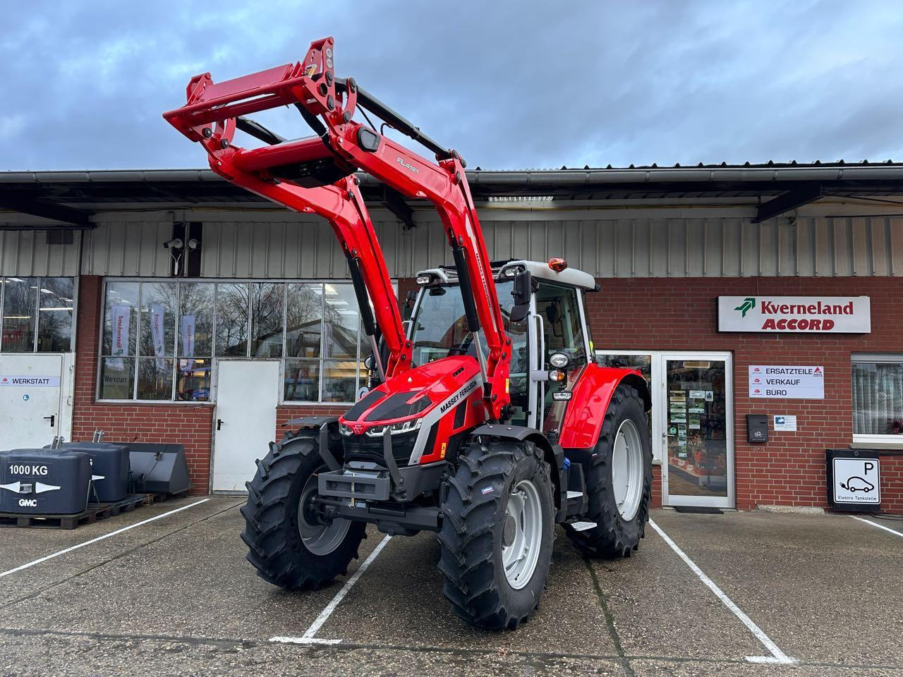 Massey Ferguson MF 5S.115 DYNA-6 - Traktor: foto 2 Massey Ferguson MF 5S.115 DYNA-6 - Traktor: foto 2