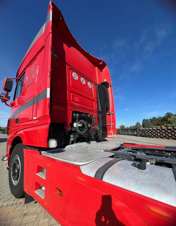 DAF XF 530 Super Space Cab | RETARDER | KLIMATYZACJA | EURO 6 | 2018 | 530 000 km - Gjysmë-kamion: foto 5 DAF XF 530 Super Space Cab | RETARDER | KLIMATYZACJA | EURO 6 | 2018 | 530 000 km - Gjysmë-kamion: foto 5