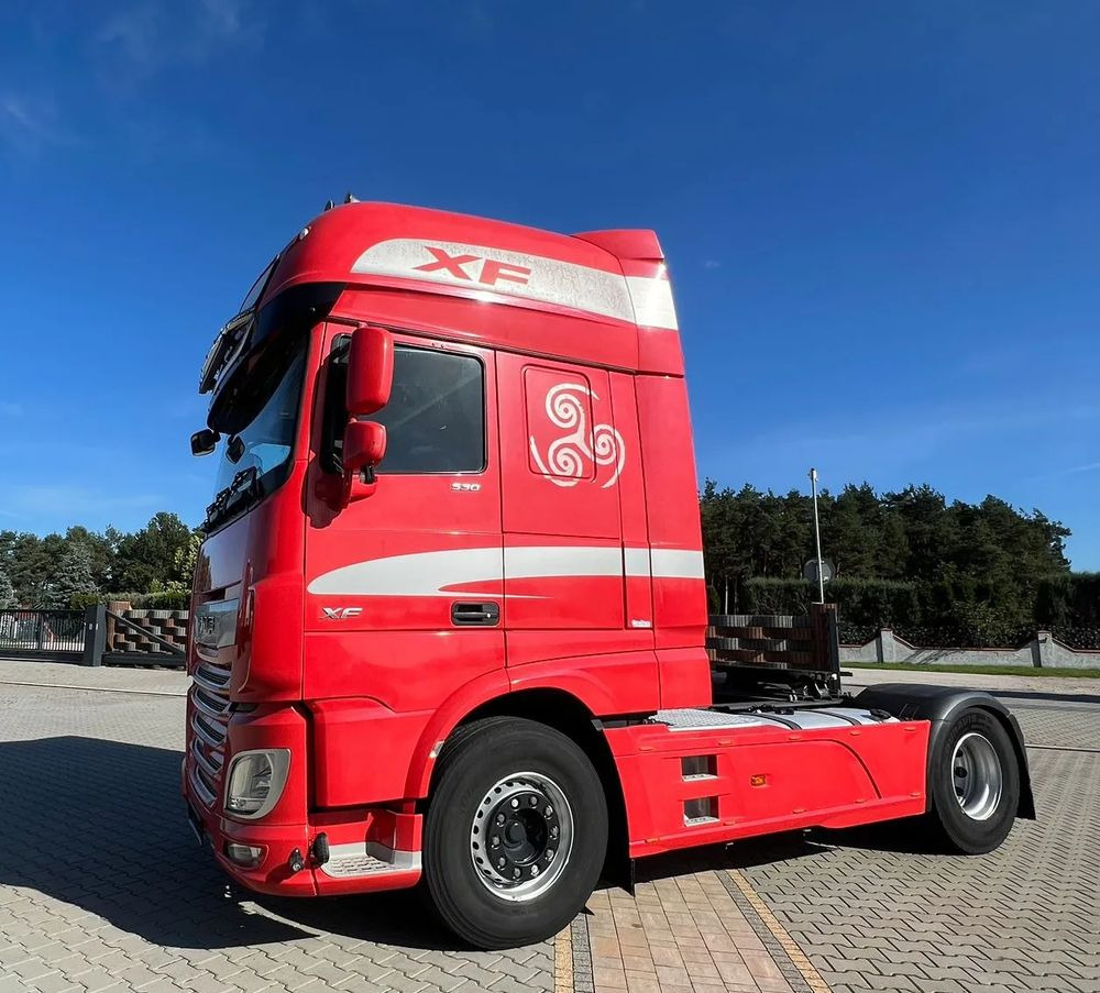 DAF XF 530 Super Space Cab | RETARDER | KLIMATYZACJA | EURO 6 | 2018 | 530 000 km - Gjysmë-kamion: foto 1 DAF XF 530 Super Space Cab | RETARDER | KLIMATYZACJA | EURO 6 | 2018 | 530 000 km - Gjysmë-kamion: foto 1