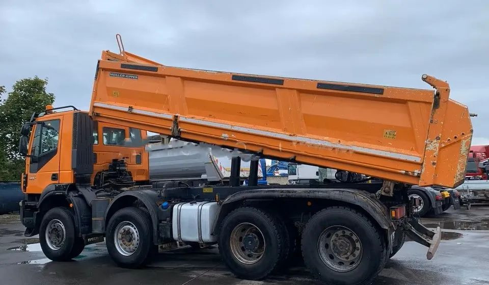 Iveco Trakker 450 E6 / BB/ 8x4 / Wywrotka Meiller 3-stronna / Bordmatik / Automat / Retarder - Kamion vetëshkarkues: foto 4 Iveco Trakker 450 E6 / BB/ 8x4 / Wywrotka Meiller 3-stronna / Bordmatik / Automat / Retarder - Kamion vetëshkarkues: foto 4