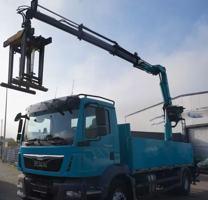 MAN TGS 18.290 | Żuraw Hyva HB 150 | Euro 6 | Automat | 1. właściciel | 4X2 | Przebieg 160 124 ! - Kamion me karroceri të hapur, Kamion me vinç: foto 4 MAN TGS 18.290 | Żuraw Hyva HB 150 | Euro 6 | Automat | 1. właściciel | 4X2 | Przebieg 160 124 ! - Kamion me karroceri të hapur, Kamion me vinç: foto 4