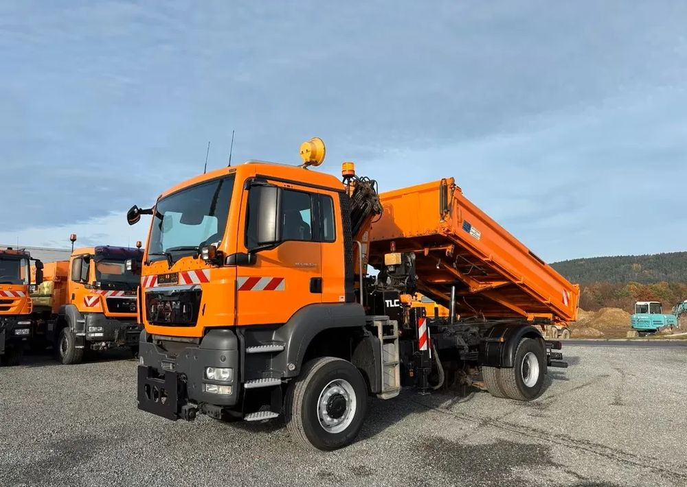 MAN TGS 18.320/ 4x4 / Euro4 /Wywrotka trójstronna Meiller +Kran Atlas TLC 82.2 +sterowanie radiowe – Przystosowany do pracy zimą — odśnieżanie, posypywanie, pług - Kamion vetëshkarkues: foto 2 MAN TGS 18.320/ 4x4 / Euro4 /Wywrotka trójstronna Meiller +Kran Atlas TLC 82.2 +sterowanie radiowe – Przystosowany do pracy zimą — odśnieżanie, posypywanie, pług - Kamion vetëshkarkues: foto 2