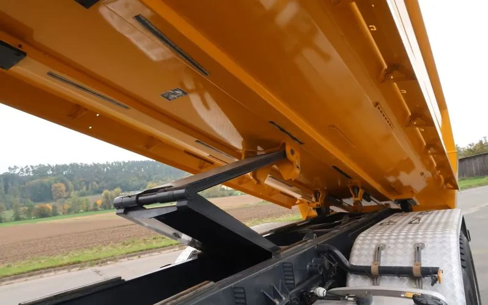 Mercedes-Benz Arocs 3251 / 8x4 / Wywrotka Meiller 3- stronna /  Euro 6d / Przebieg: 215 600 km - Kamion vetëshkarkues: foto 5 Mercedes-Benz Arocs 3251 / 8x4 / Wywrotka Meiller 3- stronna /  Euro 6d / Przebieg: 215 600 km - Kamion vetëshkarkues: foto 5