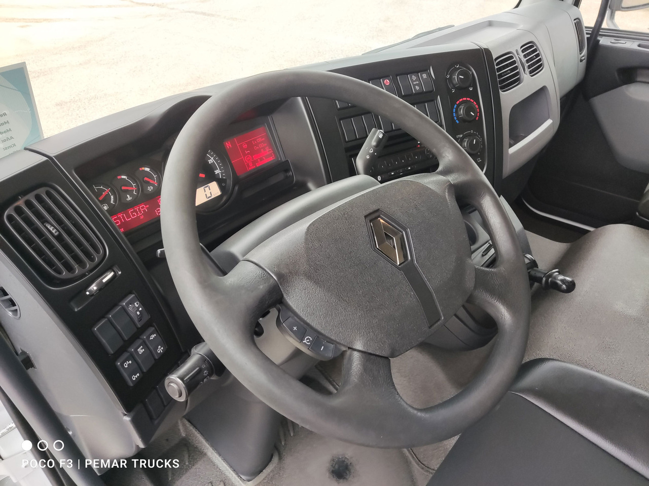 Kamion frigorifer RENAULT MIDLUM D16 240 EURO 6: foto 25 Kamion frigorifer RENAULT MIDLUM D16 240 EURO 6: foto 25