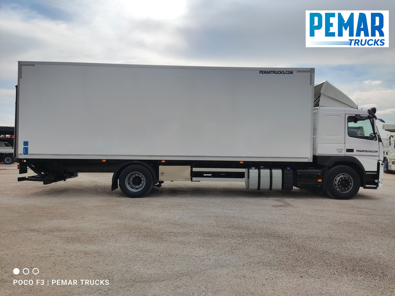 VOLVO FM 330 4X2 FRIGORIFICO 18T EURO 6 - Kamion frigorifer: foto 4 VOLVO FM 330 4X2 FRIGORIFICO 18T EURO 6 - Kamion frigorifer: foto 4