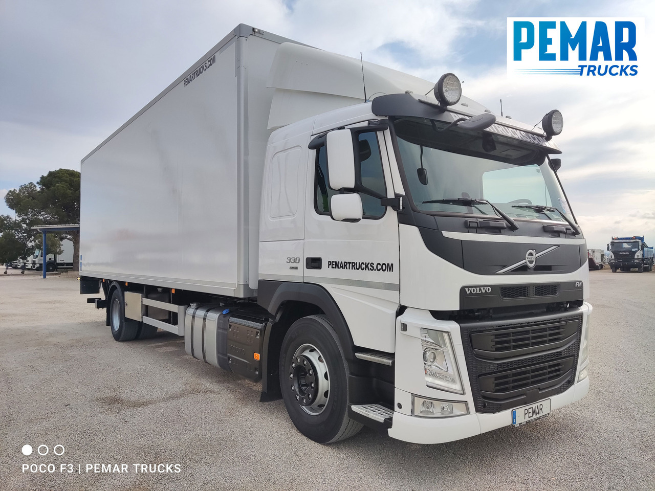 VOLVO FM 330 4X2 FRIGORIFICO 18T EURO 6 - Kamion frigorifer: foto 3 VOLVO FM 330 4X2 FRIGORIFICO 18T EURO 6 - Kamion frigorifer: foto 3