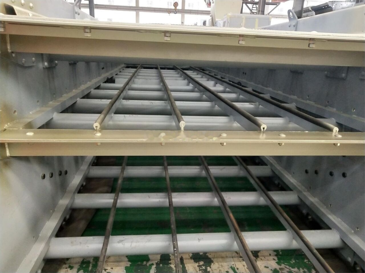 Kinglink 3YK1860 Inclined Vibrating Screen 20'x60' - Makinë sitëse: foto 3 Kinglink 3YK1860 Inclined Vibrating Screen 20'x60' - Makinë sitëse: foto 3