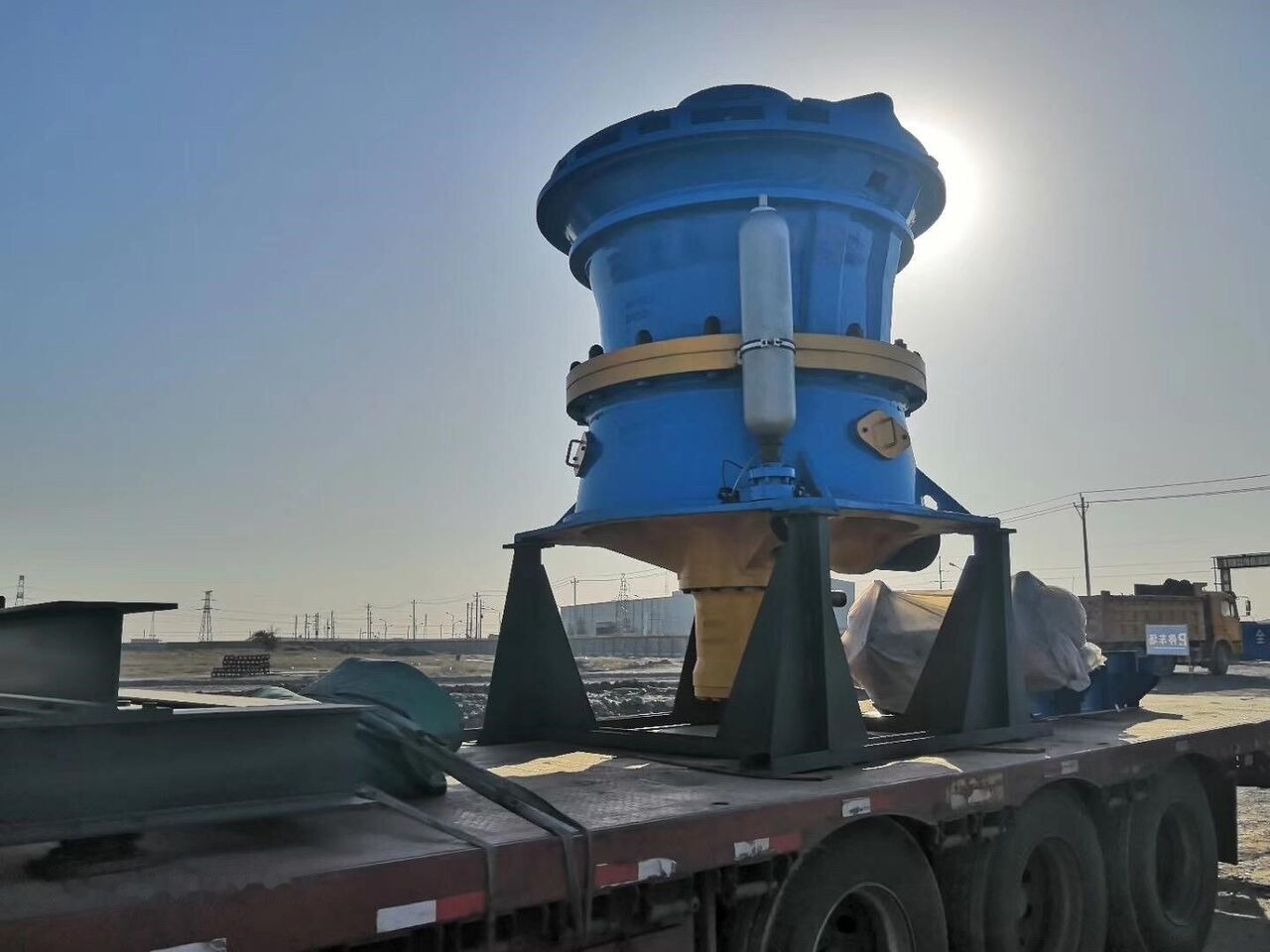 Kinglink New Cone Crusher KCS440 - Thërrmues koni: foto 1 Kinglink New Cone Crusher KCS440 - Thërrmues koni: foto 1