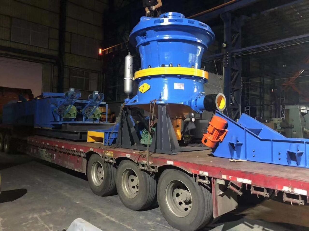 Kinglink New Cone Crusher KCS440 - Thërrmues koni: foto 2 Kinglink New Cone Crusher KCS440 - Thërrmues koni: foto 2