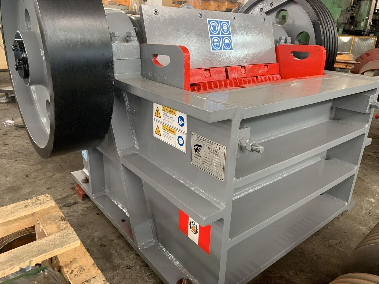 Kinglink PEX250X1000 PEX1039 River Stone Jaw Crusher - Thërrmues e nofullës: foto 3 Kinglink PEX250X1000 PEX1039 River Stone Jaw Crusher - Thërrmues e nofullës: foto 3
